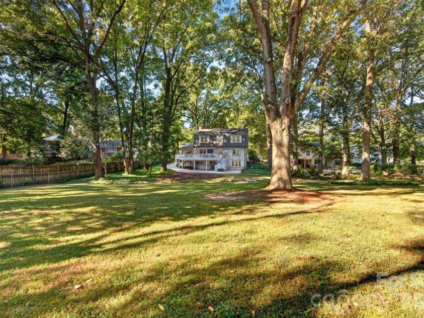 6607 Long Meadow Road, Charlotte, NC 28210.  MLS# CAR4427099, YatesRealty ID 53769. 