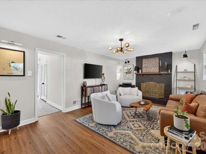 3914 Chandworth Road, Charlotte, NC 28210.  MLS# CAR4427362, YatesRealty ID 53770. 
