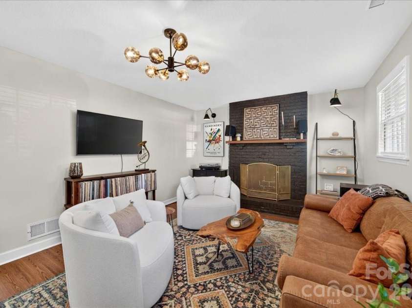 3914 Chandworth Road, Charlotte, NC 28210.  MLS# CAR4427362, YatesRealty ID 53770. 