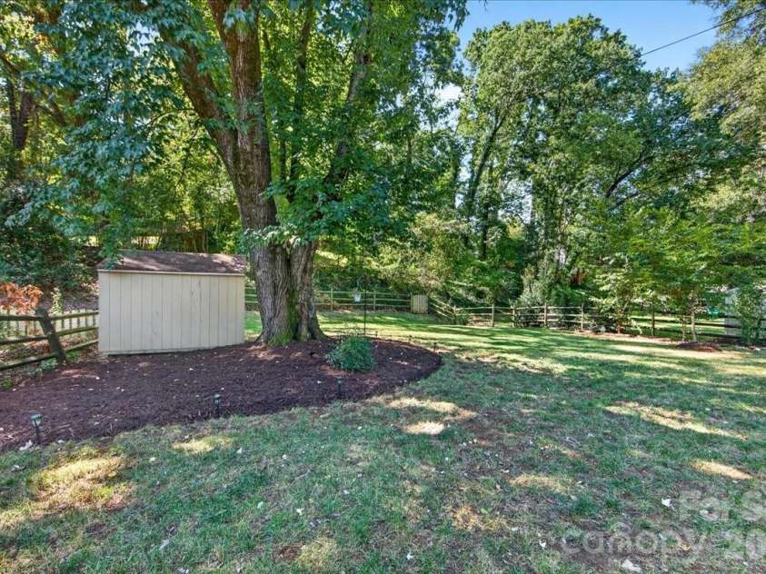 3914 Chandworth Road, Charlotte, NC 28210.  MLS# CAR4427362, YatesRealty ID 53770. 