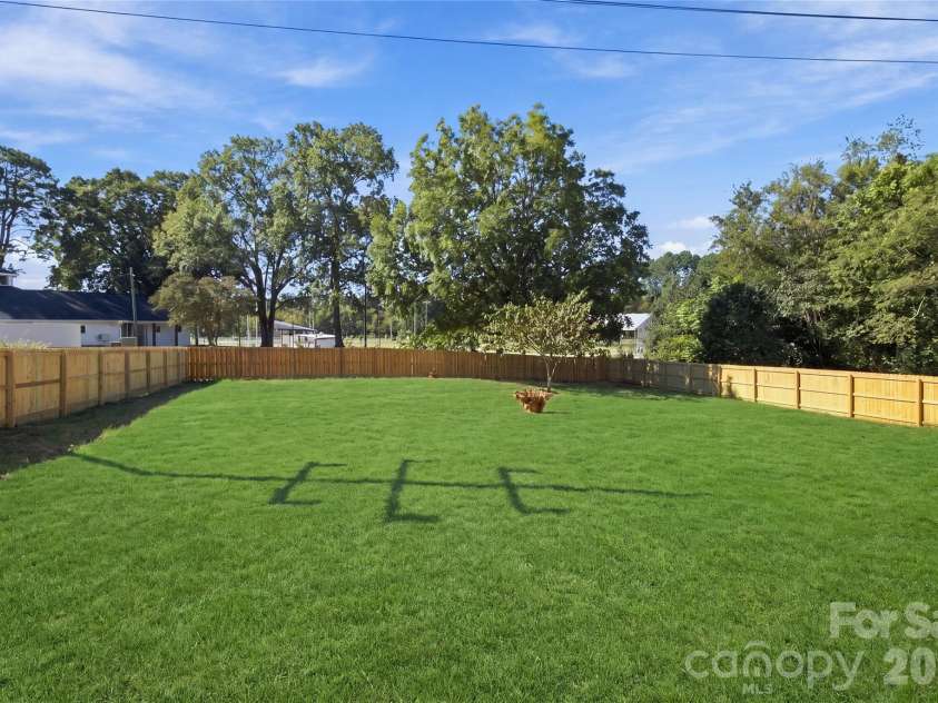 310 Melrose Drive, Concord, NC 28025.  MLS# CAR4428809, YatesRealty ID 53772. 