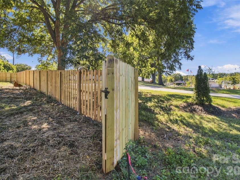 310 Melrose Drive, Concord, NC 28025.  MLS# CAR4428809, YatesRealty ID 53772. 