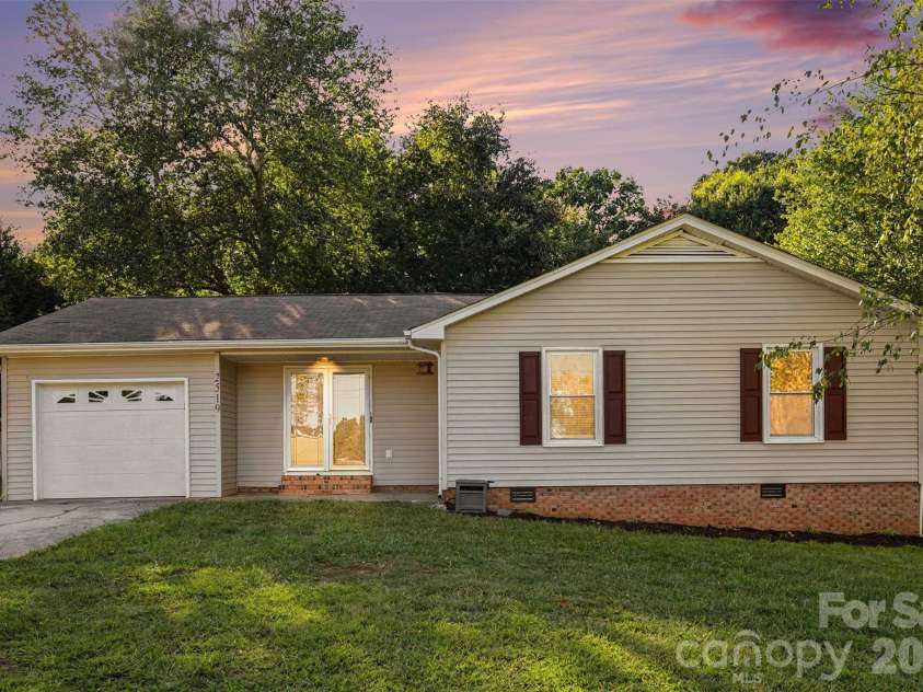 2519 Winterfield Drive, Gastonia, NC 28056.  MLS# CAR4410551, YatesRealty ID 53774. 