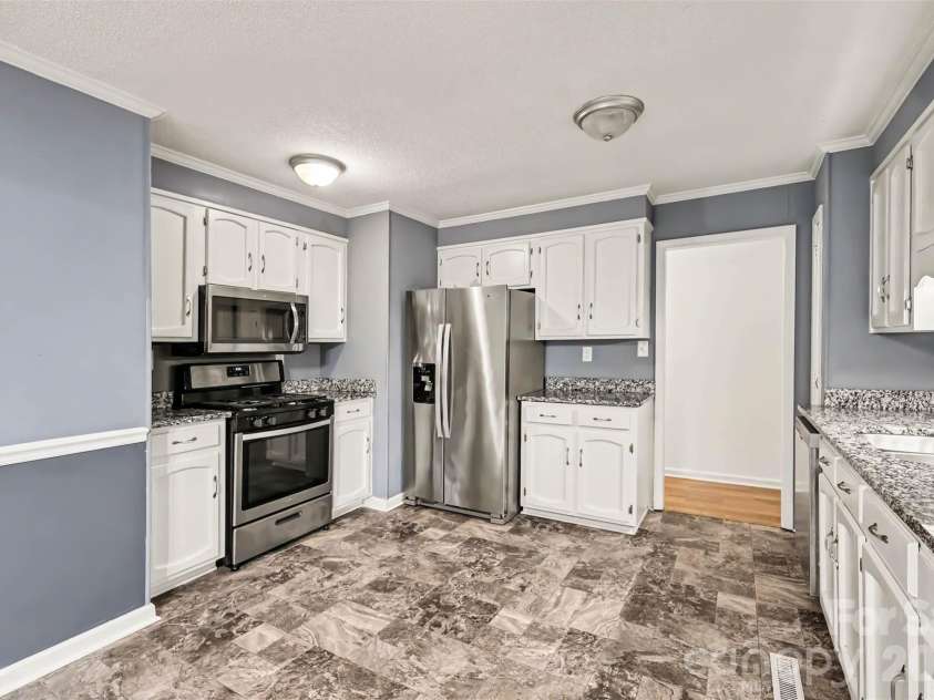 2519 Winterfield Drive, Gastonia, NC 28056.  MLS# CAR4410551, YatesRealty ID 53774. 