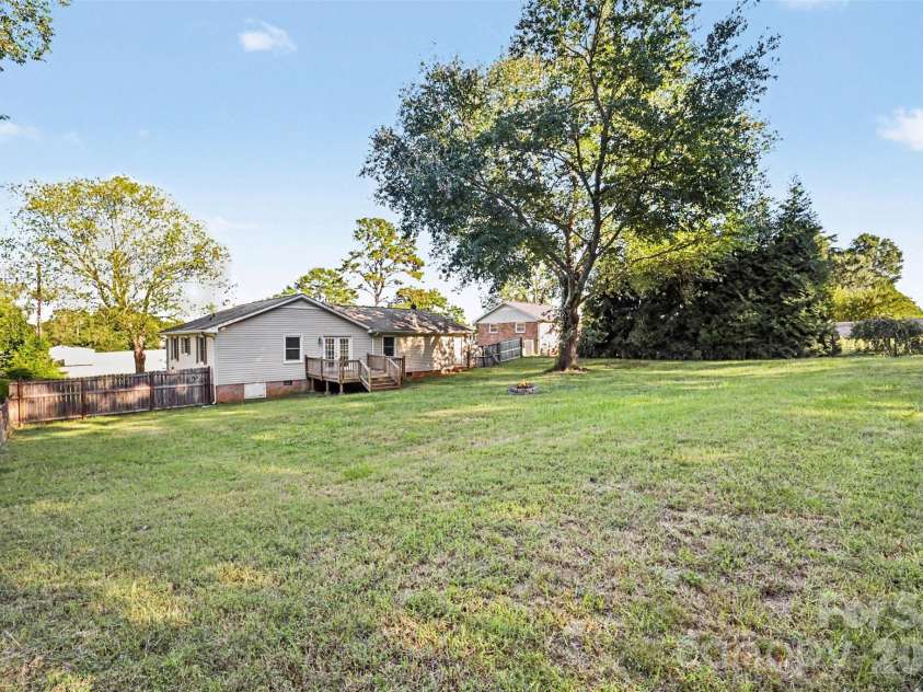 2519 Winterfield Drive, Gastonia, NC 28056.  MLS# CAR4410551, YatesRealty ID 53774. 