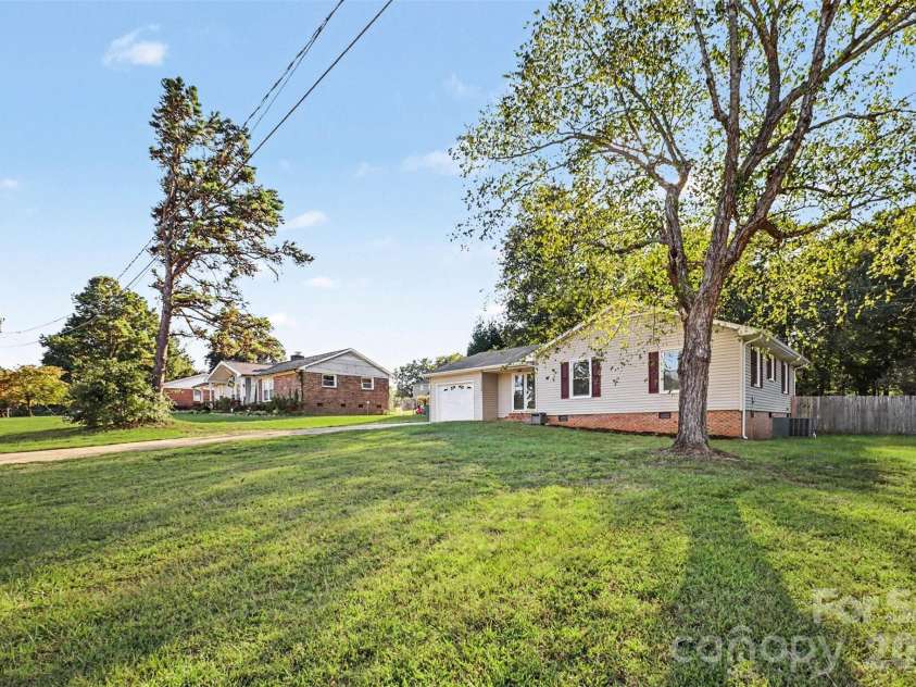 2519 Winterfield Drive, Gastonia, NC 28056.  MLS# CAR4410551, YatesRealty ID 53774. 