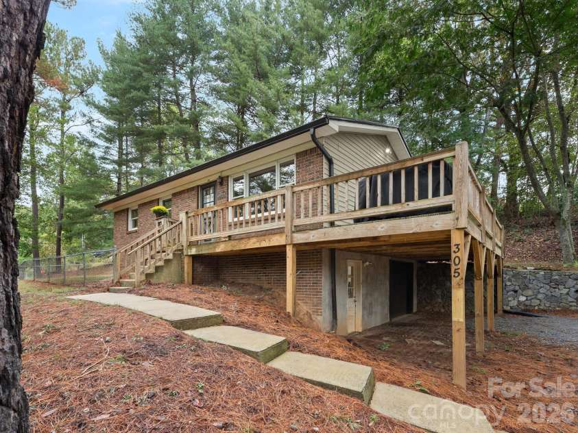 305 Youngs Cove Road, Candler, NC 28715.  MLS# CAR4427109, YatesRealty ID 53775. Front Exterior