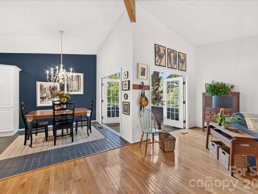 3240 Johnny Cake Lane, Charlotte, NC 28226.  MLS# CAR4425900, YatesRealty ID 53776. 