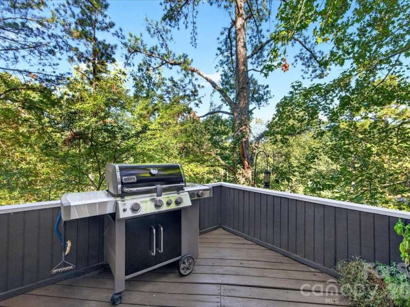 3240 Johnny Cake Lane, Charlotte, NC 28226.  MLS# CAR4425900, YatesRealty ID 53776. 