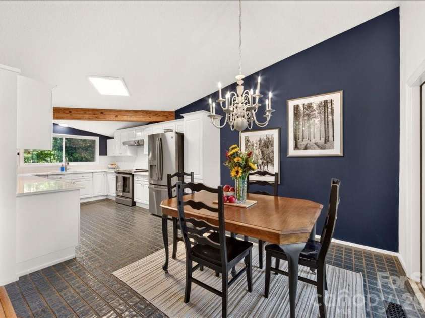 3240 Johnny Cake Lane, Charlotte, NC 28226.  MLS# CAR4425900, YatesRealty ID 53776. 