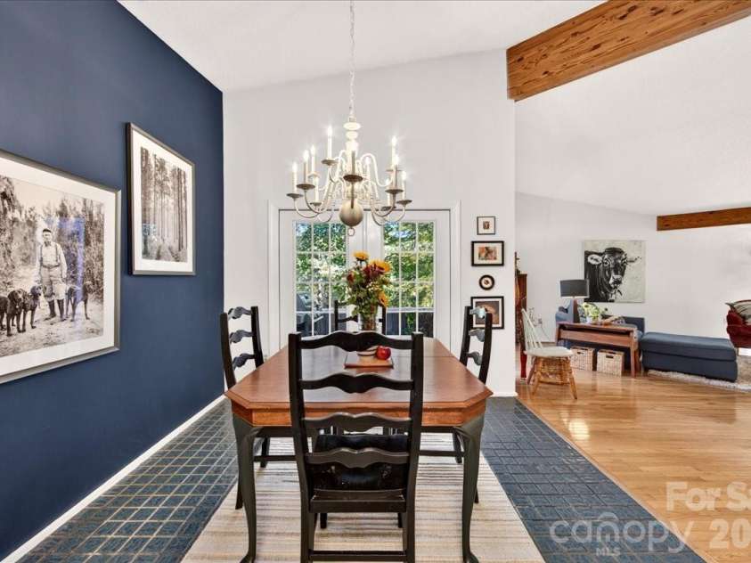 3240 Johnny Cake Lane, Charlotte, NC 28226.  MLS# CAR4425900, YatesRealty ID 53776. 