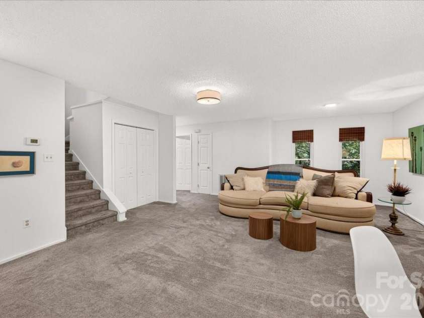 3240 Johnny Cake Lane, Charlotte, NC 28226.  MLS# CAR4425900, YatesRealty ID 53776. 