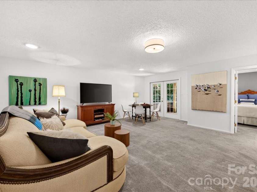 3240 Johnny Cake Lane, Charlotte, NC 28226.  MLS# CAR4425900, YatesRealty ID 53776. 