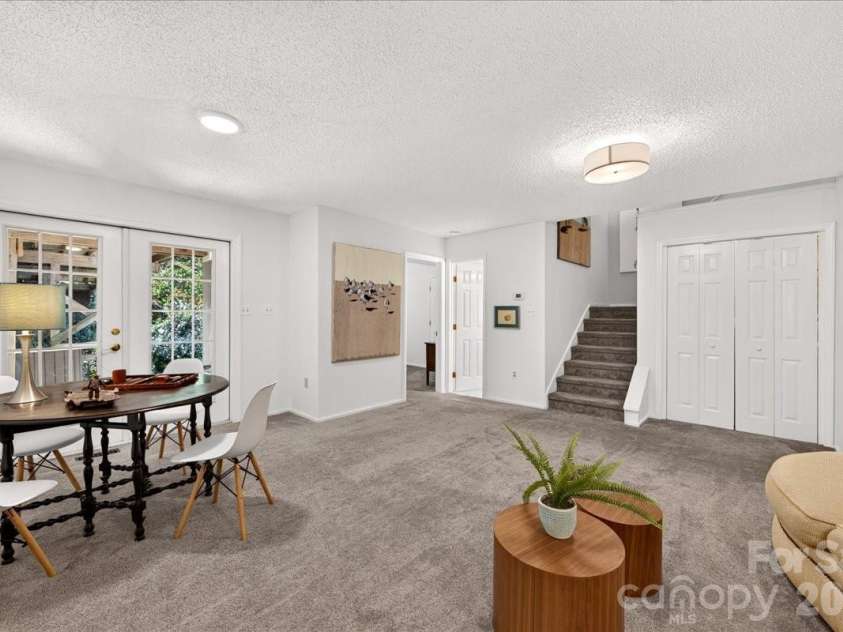 3240 Johnny Cake Lane, Charlotte, NC 28226.  MLS# CAR4425900, YatesRealty ID 53776. 