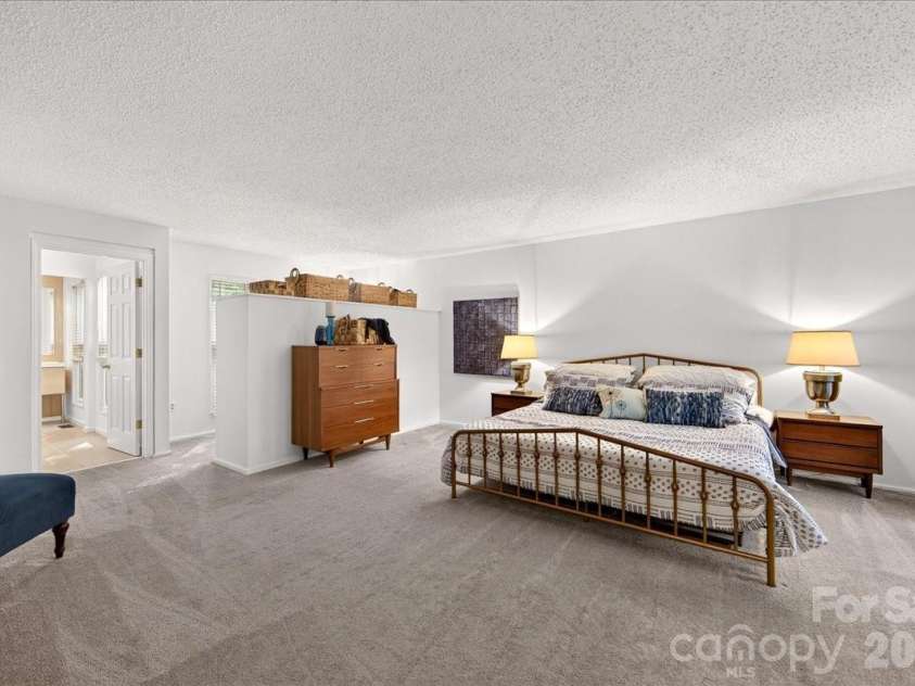 3240 Johnny Cake Lane, Charlotte, NC 28226.  MLS# CAR4425900, YatesRealty ID 53776. 