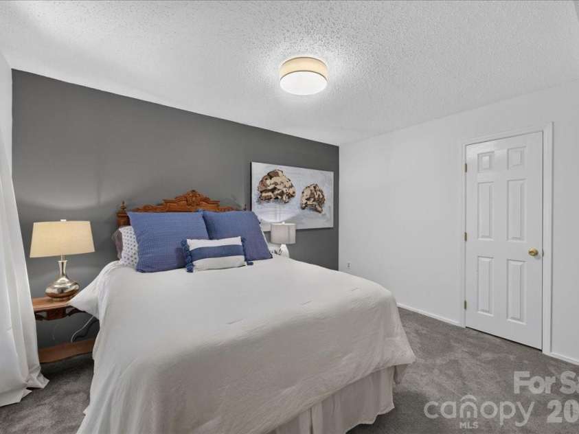 3240 Johnny Cake Lane, Charlotte, NC 28226.  MLS# CAR4425900, YatesRealty ID 53776. 