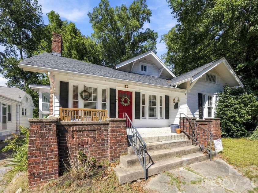 407 South Street, Gastonia, NC 28052.  MLS# CAR4429534, YatesRealty ID 53777. 