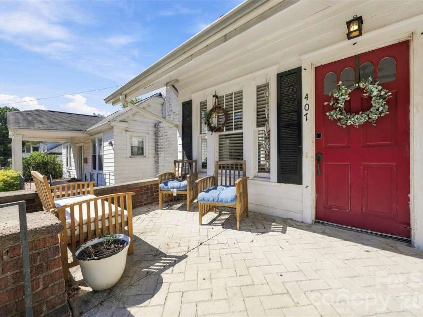 407 South Street, Gastonia, NC 28052.  MLS# CAR4429534, YatesRealty ID 53777. 