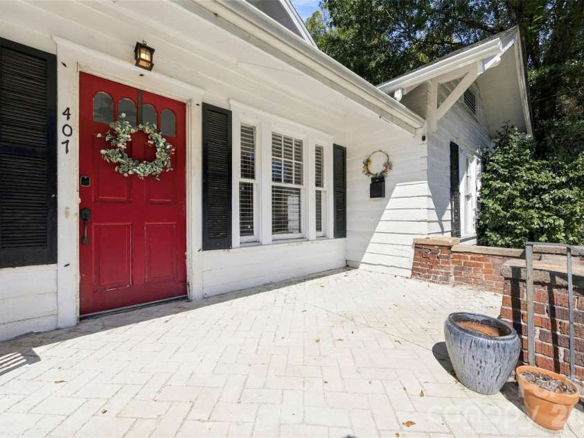 407 South Street, Gastonia, NC 28052.  MLS# CAR4429534, YatesRealty ID 53777. 