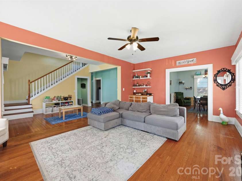 407 South Street, Gastonia, NC 28052.  MLS# CAR4429534, YatesRealty ID 53777. 