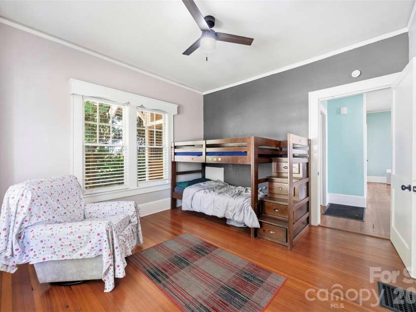 407 South Street, Gastonia, NC 28052.  MLS# CAR4429534, YatesRealty ID 53777. 