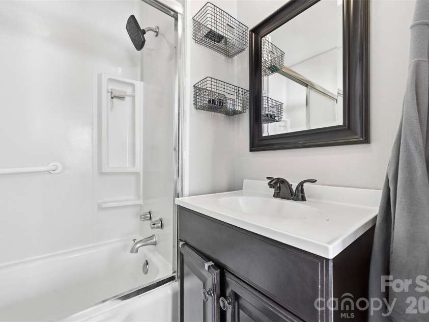 407 South Street, Gastonia, NC 28052.  MLS# CAR4429534, YatesRealty ID 53777. 