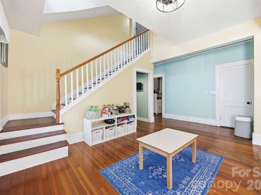 407 South Street, Gastonia, NC 28052.  MLS# CAR4429534, YatesRealty ID 53777. 