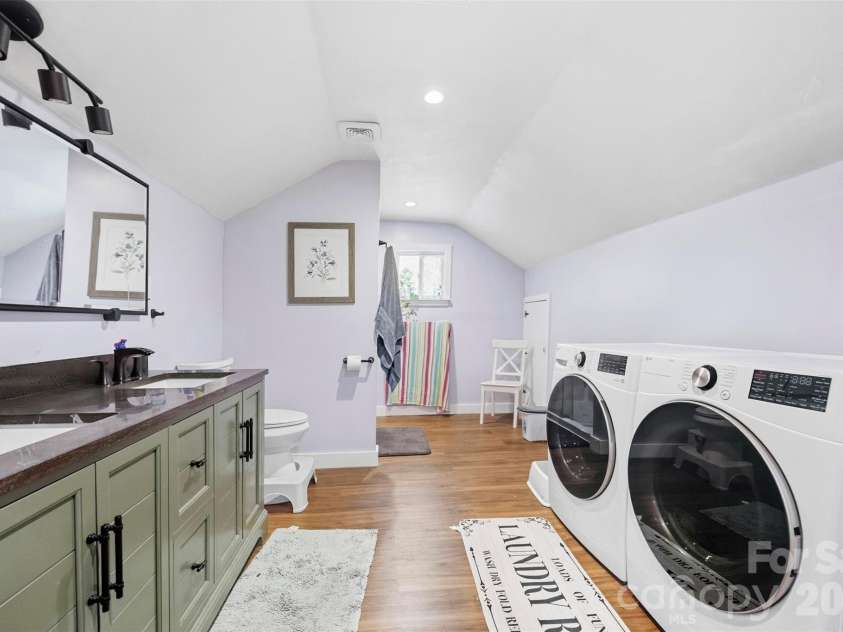 407 South Street, Gastonia, NC 28052.  MLS# CAR4429534, YatesRealty ID 53777. 