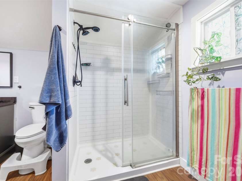 407 South Street, Gastonia, NC 28052.  MLS# CAR4429534, YatesRealty ID 53777. 