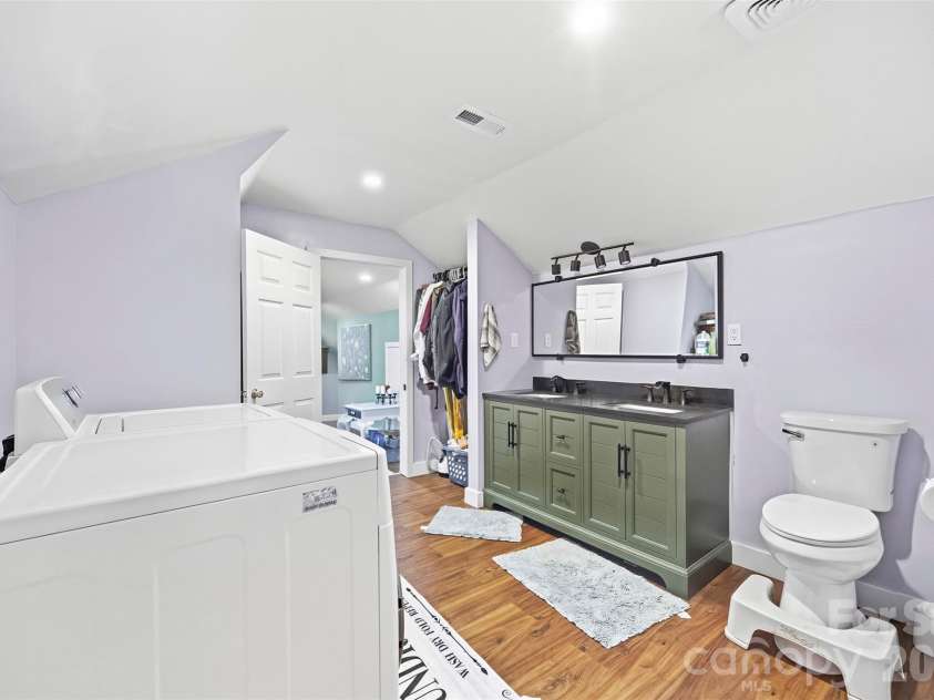 407 South Street, Gastonia, NC 28052.  MLS# CAR4429534, YatesRealty ID 53777. 