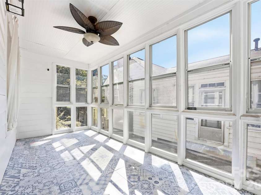 407 South Street, Gastonia, NC 28052.  MLS# CAR4429534, YatesRealty ID 53777. Sunroom