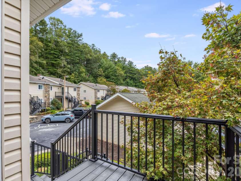341 Britton Creek Court, Hendersonville, NC 28791.  MLS# CAR4427557, YatesRealty ID 53778. 