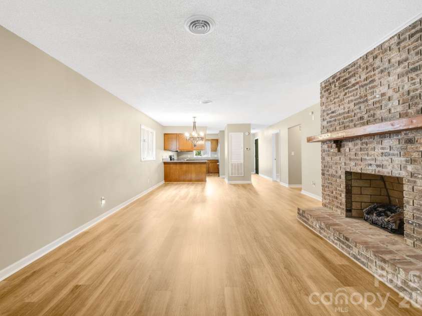 341 Britton Creek Court, Hendersonville, NC 28791.  MLS# CAR4427557, YatesRealty ID 53778. 