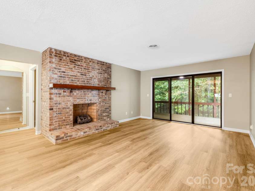 341 Britton Creek Court, Hendersonville, NC 28791.  MLS# CAR4427557, YatesRealty ID 53778. 