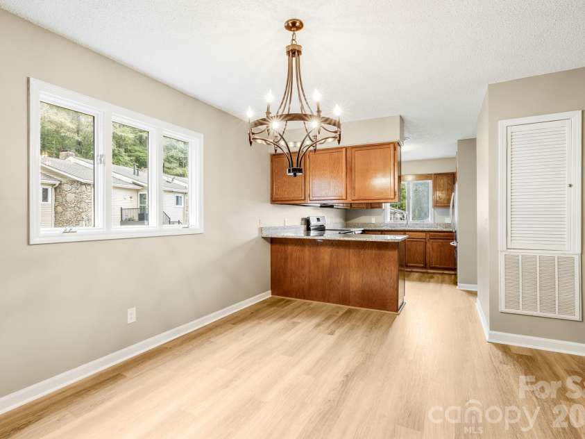 341 Britton Creek Court, Hendersonville, NC 28791.  MLS# CAR4427557, YatesRealty ID 53778. 