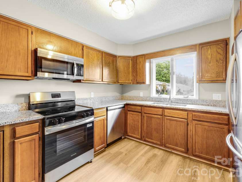 341 Britton Creek Court, Hendersonville, NC 28791.  MLS# CAR4427557, YatesRealty ID 53778. 