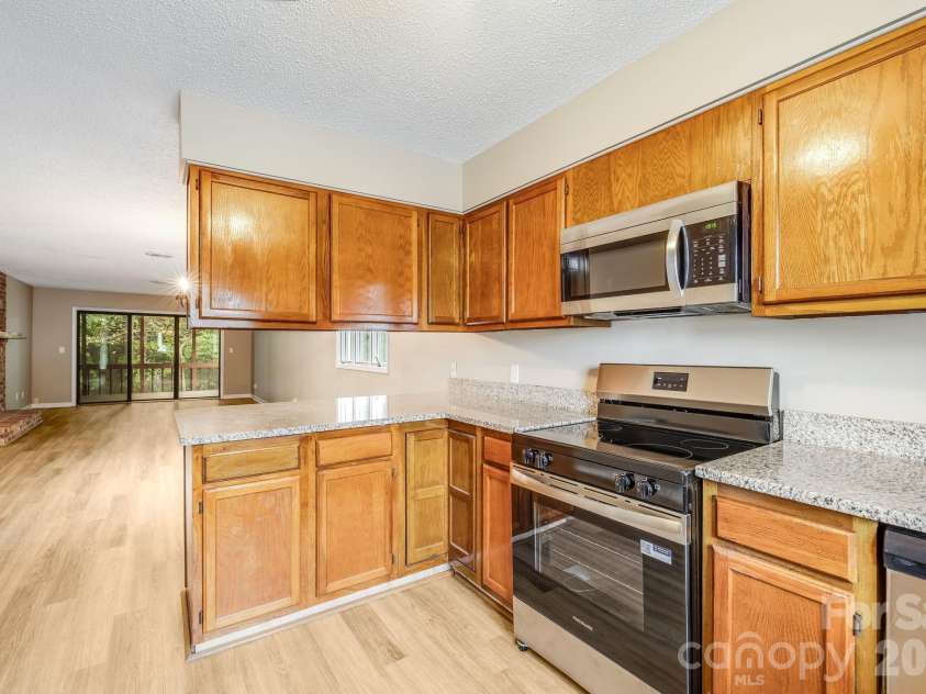 341 Britton Creek Court, Hendersonville, NC 28791.  MLS# CAR4427557, YatesRealty ID 53778. 
