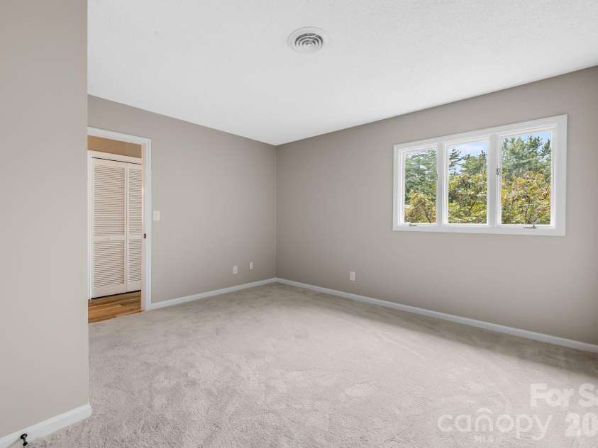 341 Britton Creek Court, Hendersonville, NC 28791.  MLS# CAR4427557, YatesRealty ID 53778. 