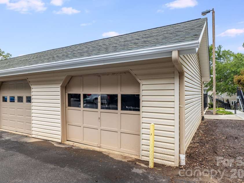 341 Britton Creek Court, Hendersonville, NC 28791.  MLS# CAR4427557, YatesRealty ID 53778. 