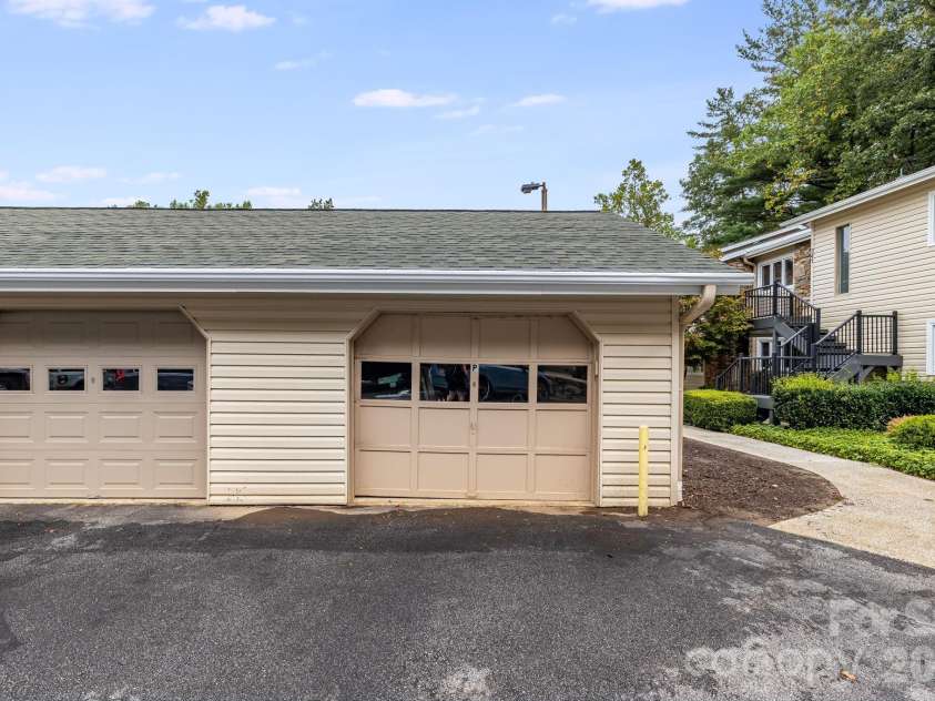 341 Britton Creek Court, Hendersonville, NC 28791.  MLS# CAR4427557, YatesRealty ID 53778. 