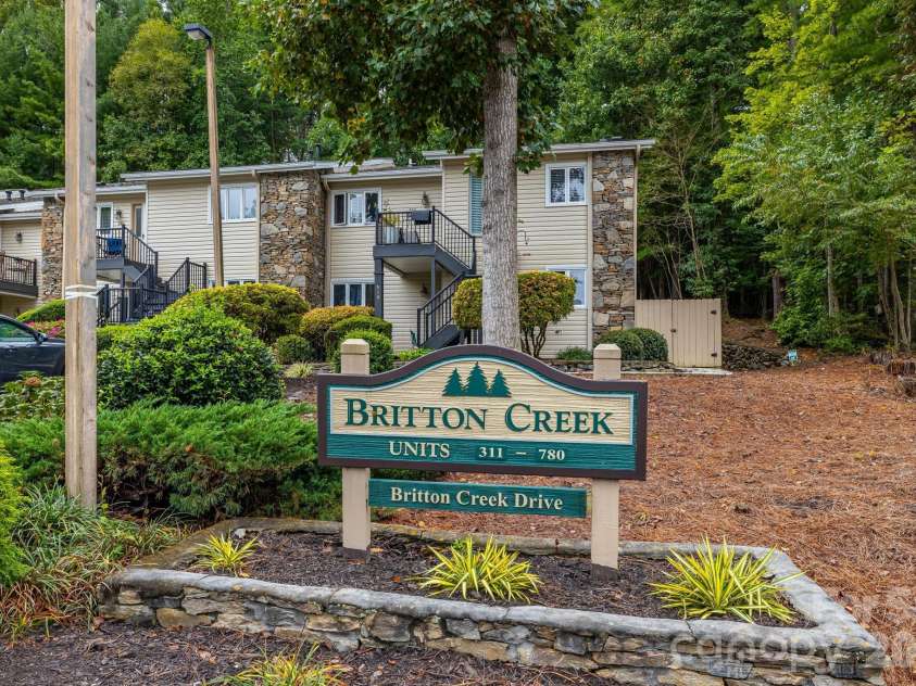 341 Britton Creek Court, Hendersonville, NC 28791.  MLS# CAR4427557, YatesRealty ID 53778. 