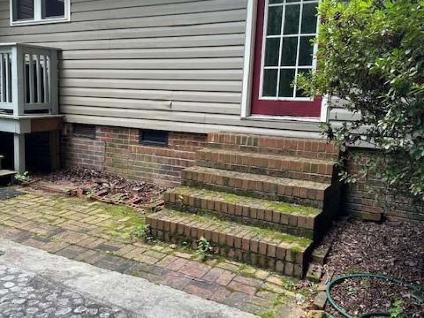 106 Dons Court, Shelby, NC 28150.  MLS# CAR4182883, YatesRealty ID 5378. ENTRANCE FROM FAMILY ROOM