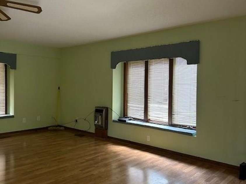 106 Dons Court, Shelby, NC 28150.  MLS# CAR4182883, YatesRealty ID 5378. FAMILY ROOM