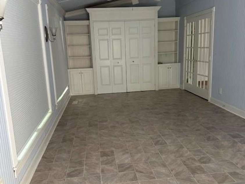 106 Dons Court, Shelby, NC 28150.  MLS# CAR4182883, YatesRealty ID 5378. SUN ROOM W/MURPHY BED