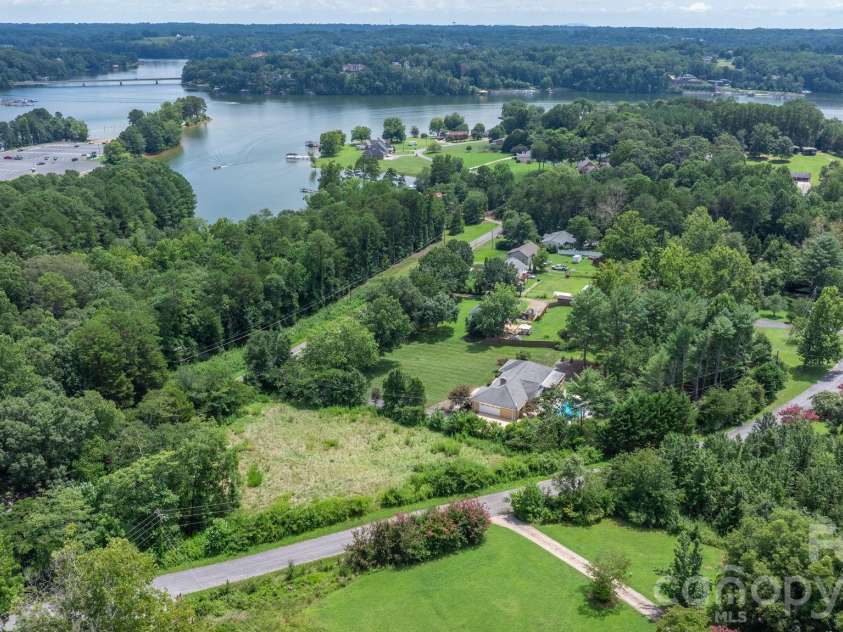 190 Moretz Court, Hickory, NC 28601.  MLS# CAR4352226, YatesRealty ID 5378. 