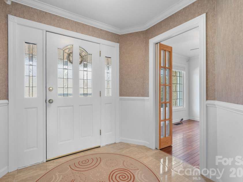 190 Moretz Court, Hickory, NC 28601.  MLS# CAR4352226, YatesRealty ID 5378. ENTRY
