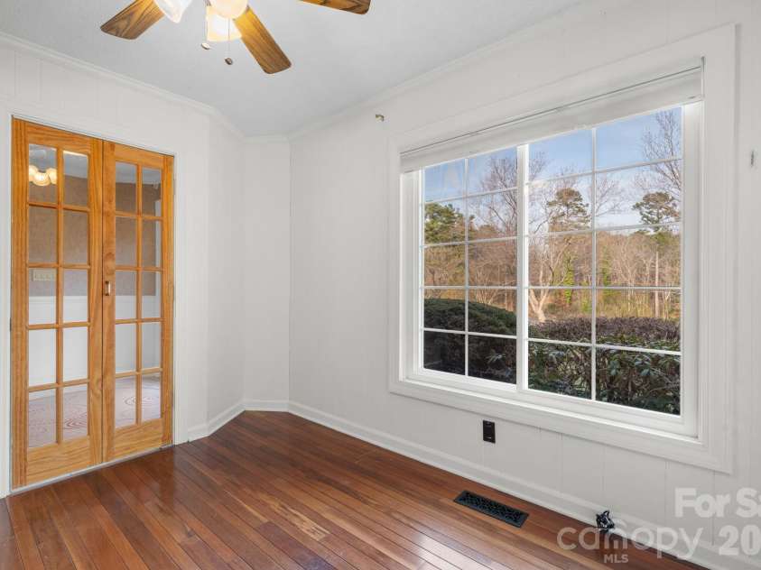 190 Moretz Court, Hickory, NC 28601.  MLS# CAR4352226, YatesRealty ID 5378. OFFICE 