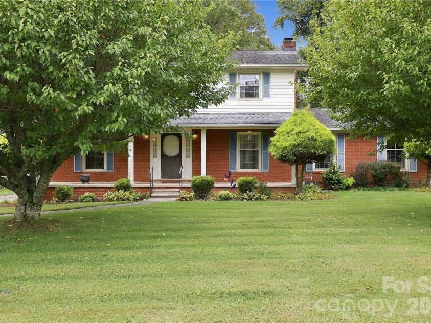 1641 Camelot Drive, Hendersonville, NC 28739.  MLS# CAR4418926, YatesRealty ID 53780. 