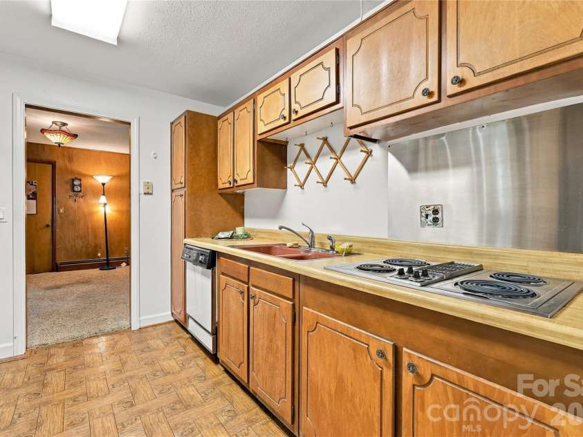 1641 Camelot Drive, Hendersonville, NC 28739.  MLS# CAR4418926, YatesRealty ID 53780. 