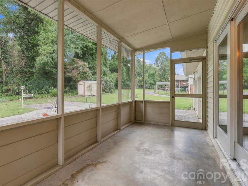 1641 Camelot Drive, Hendersonville, NC 28739.  MLS# CAR4418926, YatesRealty ID 53780. 